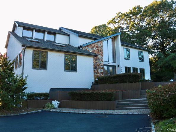 10 Cedarfield Terrace, Saint James NY 11780