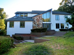 10 Cedarfield Terrace, Saint James NY 11780