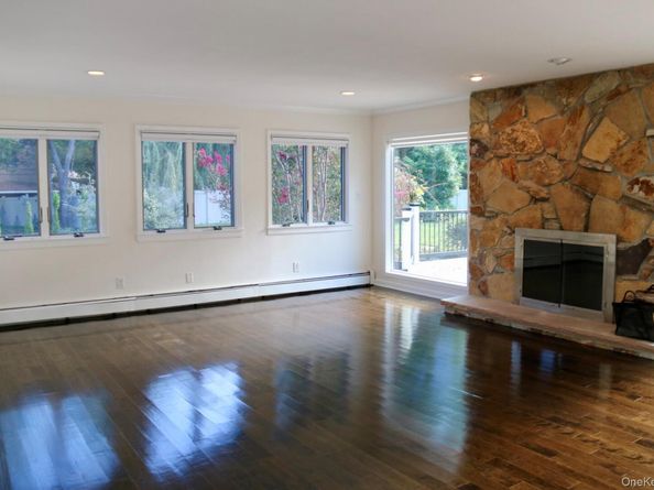 10 Cedarfield Terrace, Saint James NY 11780