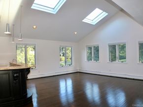 10 Cedarfield Terrace, Saint James NY 11780