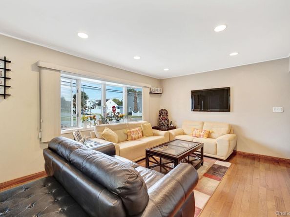 35 Myers Avenue, Hicksville NY 11801
