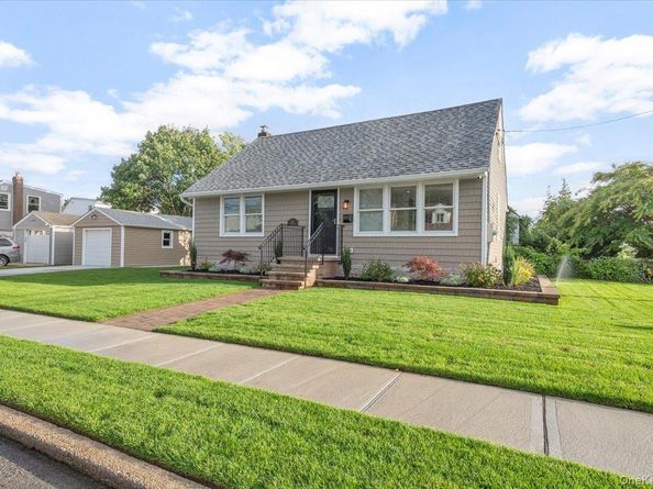 168 Martens Avenue, Valley Stream NY 11580