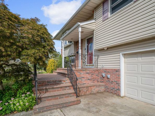 31 Craig Road, Islip Terrace NY 11752