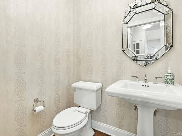30 Dennis Lane, Pleasantville NY 10570