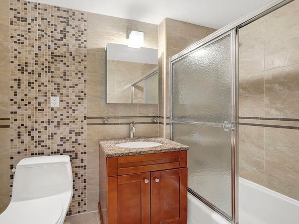 140-75 Ash 4B, Flushing NY 11355