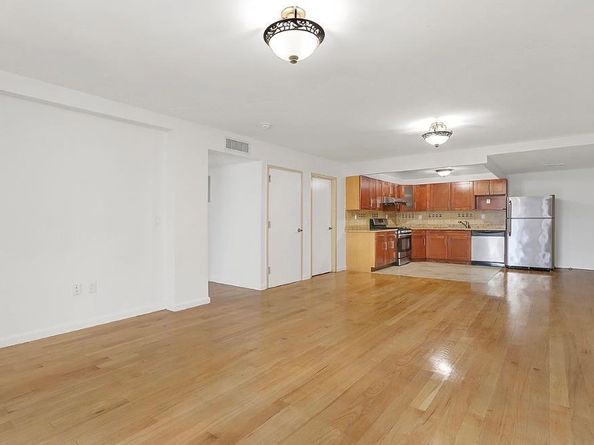140-75 Ash 4B, Flushing NY 11355