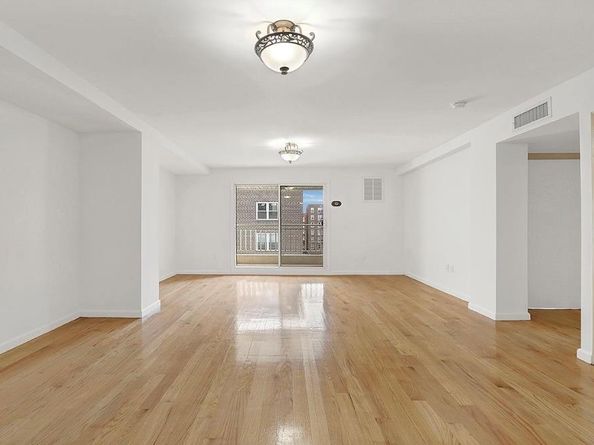 140-75 Ash 4B, Flushing NY 11355