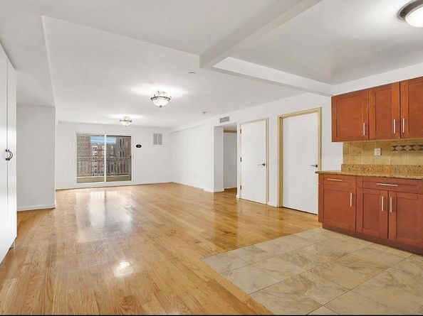 140-75 Ash 4B, Flushing NY 11355