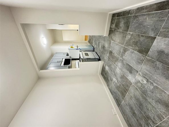 2925 Mathews Ave 2H, Bronx NY 10467