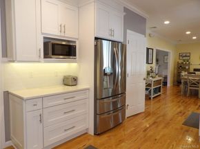 30 Rose Court, Lindenhurst NY 11757