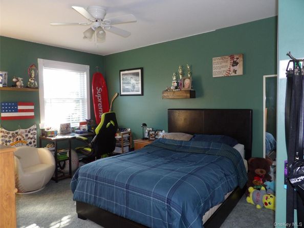 30 Rose Court, Lindenhurst NY 11757