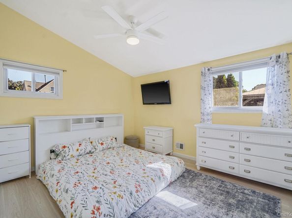 107 Days Avenue, Selden NY 11784
