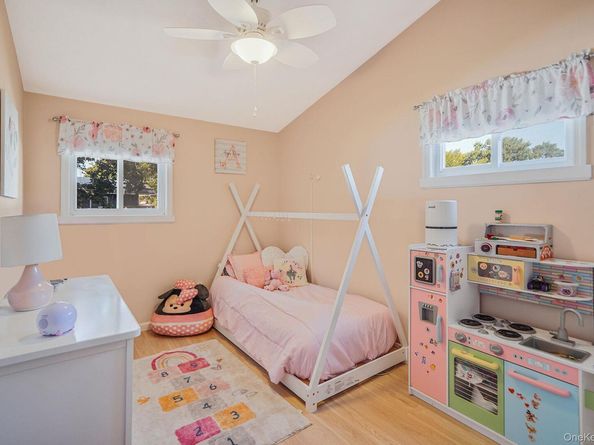 107 Days Avenue, Selden NY 11784