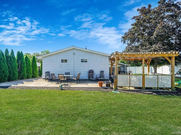 107 Days Avenue, Selden NY 11784