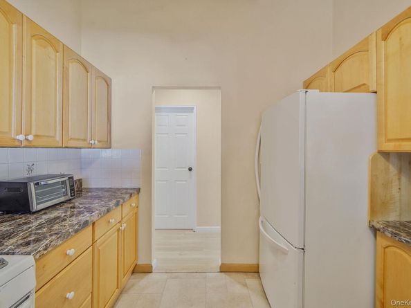 107 Days Avenue, Selden NY 11784