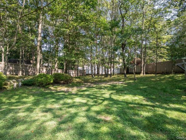 588 Boxwood Drive, Shirley NY 11967