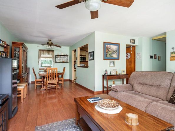588 Boxwood Drive, Shirley NY 11967