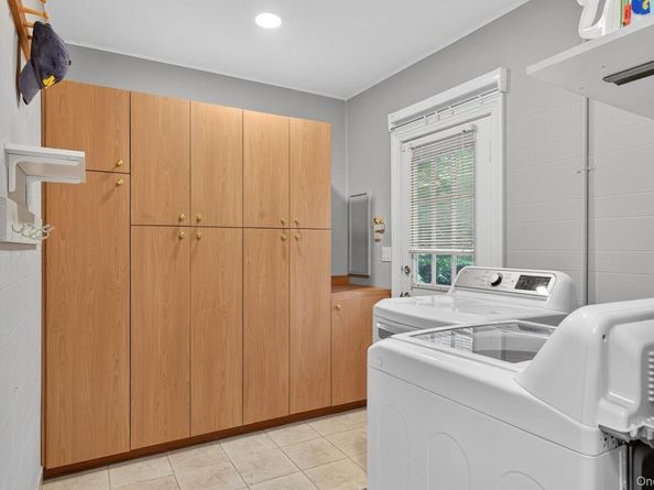1 May Hill Lane, Dix Hills NY 11746