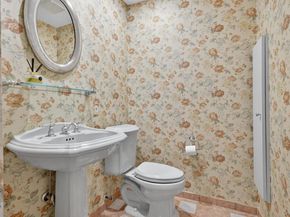 1 May Hill Lane, Dix Hills NY 11746