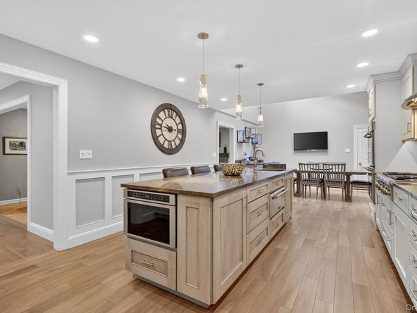 1 May Hill Lane, Dix Hills NY 11746