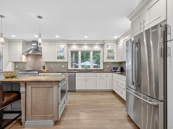 1 May Hill Lane, Dix Hills NY 11746