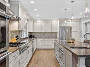 1 May Hill Lane, Dix Hills NY 11746