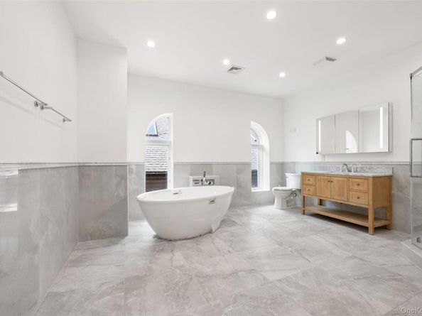 4 Angelas Place 1, Bronx NY 10465