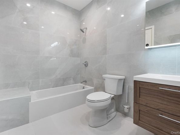 4 Angelas Place 1, Bronx NY 10465