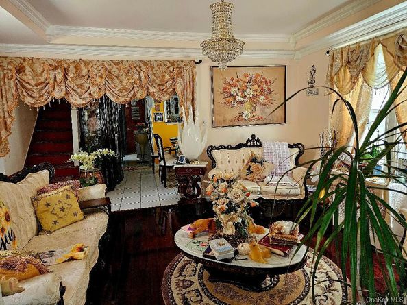 Undisclosed Address #904545, Briarwood NY 11435