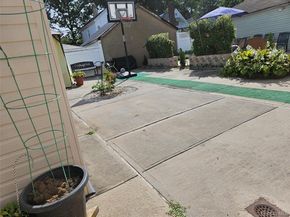 Undisclosed Address #904545, Briarwood NY 11435