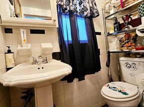 Undisclosed Address #904545, Briarwood NY 11435