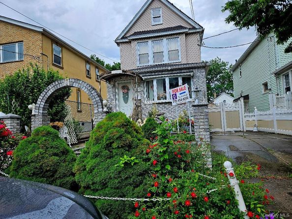 Undisclosed Address #904545, Briarwood NY 11435