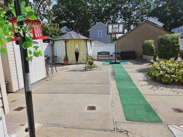 Undisclosed Address #904545, Briarwood NY 11435