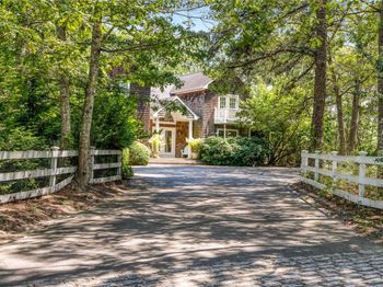 9 Rosebud Lane