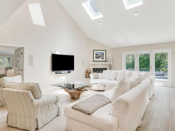 9 Rosebud Lane, East Quogue NY 11959