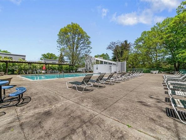 208 Harris Road D4A, Bedford Hills NY 10507