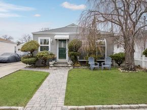 527 Willow Street, South Hempstead NY 11550