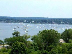 18-15 215th Street 14 B, Bayside NY 11360