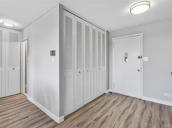 18-15 215th Street 14 B, Bayside NY 11360