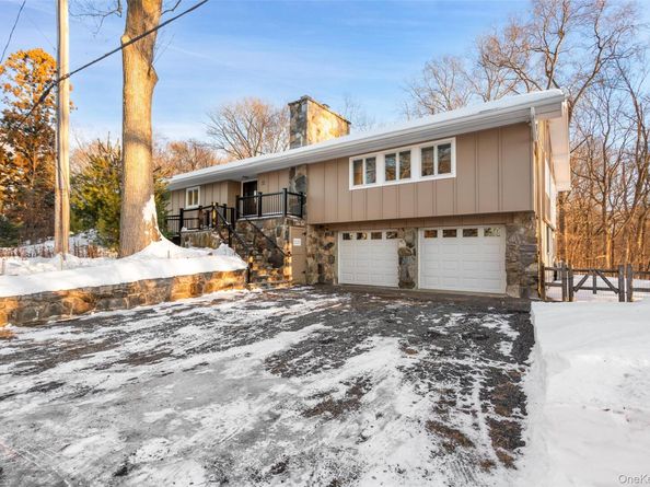 12 Skytop Drive, Katonah NY 10536