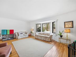 12 Viola Drive, Glen Cove NY 11542