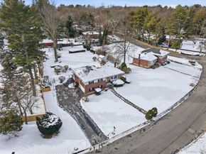 12 Viola Drive, Glen Cove NY 11542