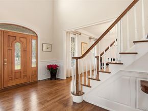 4 Daniel Way, Setauket NY 11733