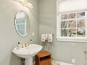 4 Daniel Way, Setauket NY 11733