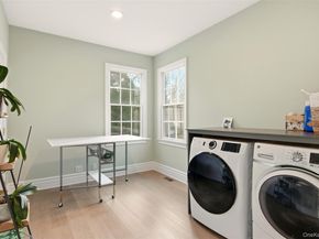 4 Daniel Way, Setauket NY 11733