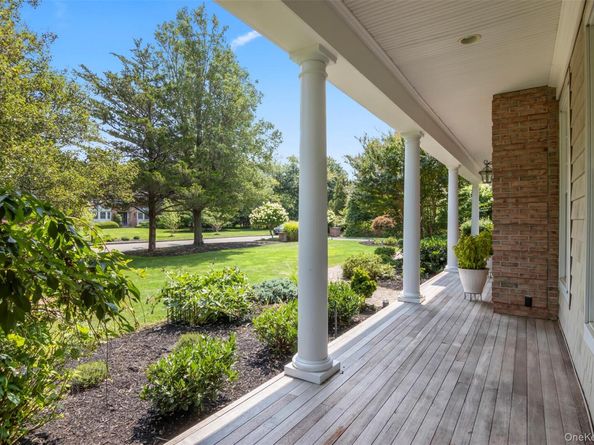 4 Daniel Way, Setauket NY 11733