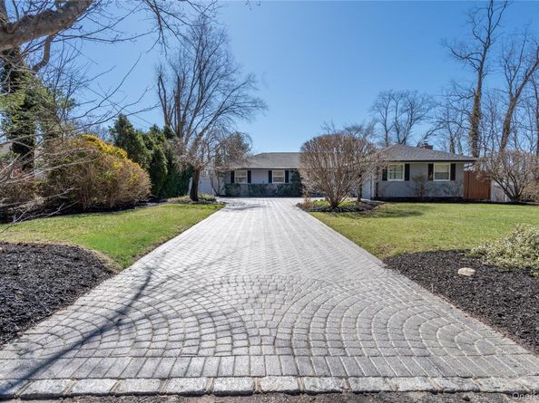 6 Edcris Lane, Huntington NY 11743