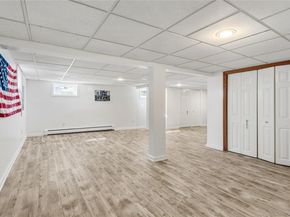 6 Edcris Lane, Huntington NY 11743