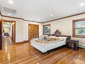 6 Edcris Lane, Huntington NY 11743