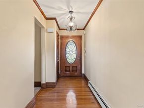 6 Edcris Lane, Huntington NY 11743
